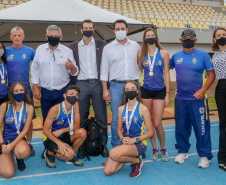 Uma área de maide de 86 mil metros quadrados será referência na formação e no treinamento de atletas no Paraná, desde a base até os de alto rendimento. O presidente Jair Bolsonaro e o governador Carlos Massa Ratinho Junior inauguraram nesta quinta-feira (4) o Centro Nacional de Treinamento de Atletismo (CNTA), um dos mais completos centros de excelência do País em iniciação esportiva, localizado em Cascavel, no Oeste do Estado.Foto Gilson Abreu/AEN