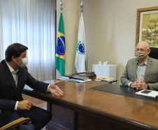 O Governo do Estado abriu nesta quinta-feira (04) uma série de debates públicos para dar transparência e agregar sugestões que possam aperfeiçoar o modelo de concessão do novo Anel de Integração do Paraná, que passará a ter 3
