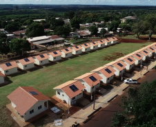 Famílias de Foz do Iguaçu recebem as chaves da casa própria. Foto: Cohapar