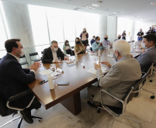 O governador Carlos Massa Ratinho Junior ratificou nesta terça-feira (9) os novos valores do salário mínimo regional do Paraná, que se mantém como o maior do País. Dividido em quatro faixas salariais, que variam de R$ 1.467,40 a R$ 1.696,20, conforme a categoria, o reajuste foi aprovado pelo Conselho Estadual do Trabalho, Emprego e Renda (Ceter), vinculado à Secretaria de Estado da Justiça, Família e Trabalho.