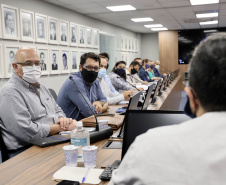 O Grupo de Trabalho do Plano Estadual Ferroviário (GT Ferrovias) realizou, nesta terça-feira (9), a primeira visita técnica ao Porto de Paranaguá. In loco, a comitiva conheceu os projetos que a Portos do Paraná desenvolve para aumentar a participação dessa matriz modal no transporte de carga. A pauta do encontro foi a importância da integração. Imagens: Claudio Neves/Portos do Paraná