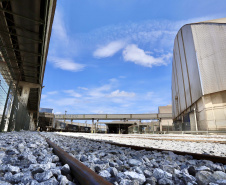 A Cotriguaçu, um dos onze terminais que integram o Corredor de Exportação Leste do Porto de Paranaguá, inaugurou nesta quarta-feira (10) um novo desvio ferroviário. O investimento privado na remodelação, de R$ 8 milhões, vai ao encontro do Plano Estadual Ferroviário e dos projetos da Portos do Paraná para ampliação da capacidade e participação do modal no transporte de carga.