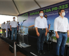 O governador Carlos Massa Ratinho Junior participa nesta quinta-feira (11) da entrega da primeira parte da duplicação da PR-323 entre Doutor Camargo e Paiçandu, na região Noroeste. O investimento por parte do Governo do Estado em toda a obra é de R$ 78,7 milhões. 11/02/2021 - Foto: Geraldo Bubniak/AEN