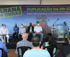 O governador Carlos Massa Ratinho Junior participa nesta quinta-feira (11) da entrega da primeira parte da duplicação da PR-323 entre Doutor Camargo e Paiçandu, na região Noroeste. O investimento por parte do Governo do Estado em toda a obra é de R$ 78,7 milhões. 11/02/2021 - Foto: Geraldo Bubniak/AEN