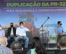 O governador Carlos Massa Ratinho Junior participa nesta quinta-feira (11) da entrega da primeira parte da duplicação da PR-323 entre Doutor Camargo e Paiçandu, na região Noroeste. O investimento por parte do Governo do Estado em toda a obra é de R$ 78,7 milhões. 11/02/2021 - Foto: Geraldo Bubniak/AEN