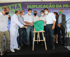 O governador Carlos Massa Ratinho Junior participa nesta quinta-feira (11) da entrega da primeira parte da duplicação da PR-323 entre Doutor Camargo e Paiçandu, na região Noroeste. O investimento por parte do Governo do Estado em toda a obra é de R$ 78,7 milhões. 11/02/2021 - Foto: Geraldo Bubniak/AEN