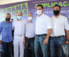 O governador Carlos Massa Ratinho Junior participa nesta quinta-feira (11) da entrega da primeira parte da duplicação da PR-323 entre Doutor Camargo e Paiçandu, na região Noroeste. O investimento por parte do Governo do Estado em toda a obra é de R$ 78,7 milhões. 11/02/2021 - Foto: Geraldo Bubniak/AEN