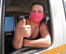 Governo do Paraná Através da Fomento Paraná Libera Recursos para Transportes Escolares. Greicy Kelly Ferreira tem uma van escolar e presta serviço para pais e alunos da rede estadual e municipal em Curitiba. - Curitiba, 17/02/2021  -   Foto: Ari Dias/AEN