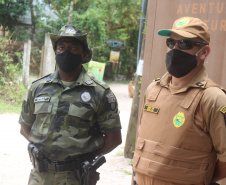 Comerciantes e turistas aprovam policiamento preventivo na Ilha do Mel  -  Curitiba, 24/02/2021  -  Foto: Divulgação PMPR