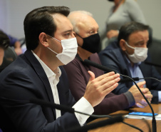 Governador Carlos Massa Ratinho Junior durante reunião virtual com deputados sobre o cenário da pandemia da Covid-19 e as novas medidas restritivas a serem adotadas pelo  Estado. -  Curitiba, 26/02/2021  -  Foto: José Fernando Ogura/AEN