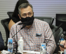 Governador Carlos Massa Ratinho Junior durante reunião virtual com deputados sobre o cenário da pandemia da Covid-19 e as novas medidas restritivas a serem adotadas pelo  Estado. Secretário Estadual da Saúde, Beto Preto  -  Curitiba, 26/02/2021  -  Foto: José Fernando Ogura/AEN