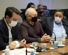 Governador Carlos Massa Ratinho Junior durante reunião virtual com deputados sobre o cenário da pandemia da Covid-19 e as novas medidas restritivas a serem adotadas pelo  Estado. -  Curitiba, 26/02/2021  -  Foto: José Fernando Ogura/AEN