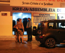 As forças policiais do Paraná e as prefeituras municipais fiscalizaram 3.160 estabelecimentos comerciais desde o começo da vigência do Decreto 6.983/2021, publicado na sexta-feira (26) pelo Governo do Estado. Em cinco dias de operação especial, 105 estabelecimentos foram interditados e 62 foram multados por irregularidades relacionadas à pandemia. -  Curitiba, 04/03/2021  -  Foto: Divulgação SESP-PR