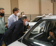 Ministro da Saúde, Eduardo Pazuello, visita ao Centro de Vacinação do COVID-19 no Centro de Convenções e Eventos de Cascavel. O secretário de Estado da Saúde, Beto Preto, acompanha o ministro  -  Cascavel, 04/03/2021  -  Foto: Gilson Abreu/AEN