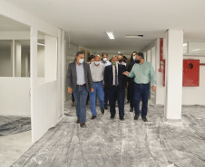 Ministro da Saúde, Eduardo Pazuello, durante visita às obras do novo  Consórcio Intermunicipal de Saúde do Oeste do Paraná ( CISOP). O secretário de Estado da Saúde, Beto Preto, acompanha o ministro  -  Cascavel, 04/03/2021  -  Foto: Gilson Abreu/AEN
