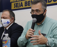Ministro da Saúde, Eduardo Pazuello, durante visita às obras do novo  Consórcio Intermunicipal de Saúde do Oeste do Paraná ( CISOP). O secretário de Estado da Saúde, Beto Preto, acompanha o ministro  -  Cascavel, 04/03/2021  -  Foto: Gilson Abreu/AEN
