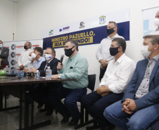 Ministro da Saúde, Eduardo Pazuello, durante visita às obras do novo  Consórcio Intermunicipal de Saúde do Oeste do Paraná ( CISOP). O secretário de Estado da Saúde, Beto Preto, acompanha o ministro  -  Cascavel, 04/03/2021  -  Foto: Gilson Abreu/AEN