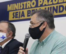 Ministro da Saúde, Eduardo Pazuello, durante visita às obras do novo  Consórcio Intermunicipal de Saúde do Oeste do Paraná ( CISOP). O secretário de Estado da Saúde, Beto Preto, acompanha o ministro  -  Cascavel, 04/03/2021  -  Foto: Gilson Abreu/AEN