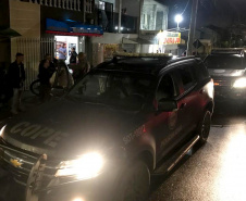A Polícia Civil do Paraná (PCPR) fez 13 ações, na noite desta quarta-feira (3), para coibir aglomerações em bairros de Curitiba, como Cidade Industrial de Curitiba, Portão e Sítio Cercado. Ao todo, oito estabelecimentos foram fechados. A ação faz parte da fiscalização da Polícia Civil referente ao decreto estadual nº 6.983/2021, que estabelece medidas restritivas por conta da pandemia. -  Curitiba, 04/03/2021  -  Foto: Divulgação Polícia Civil do Paraná