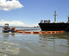 Simulado de vazamento de óleo no Pier -