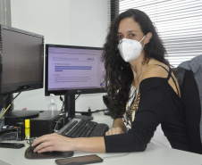 Integrada e atenta aos movimentos da sociedade moderna, a Fomento Paraná vem aumentando o número de mulheres no quadro de colaboradores e nos cargos de gestão trazendo uma nova visão à tomada de decisão de crédito da instituição. Na foto, Luciane Tessaro   - Curitiba, 08/03/2021  -  Foto: Divulgação Fomento Paraná