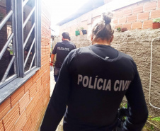 A Polícia Civil do Paraná (PCPR) participou nesta segunda-feira (8) da Operação Resguardo, a maior já realizada no combate a crimes de violência contra a mulher no país e coordenada pelo Ministério da Justiça e Segurança Pública (MJSP), por meio da Secretaria de Operações Integradas (Seopi).  A Operação Resguardo aconteceu simultaneamente nos 26 Estados e no Distrito Federal.  Foto:SESP