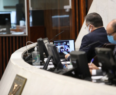 O secretário de Estado da Saúde, Beto Preto, apresentou aos deputados estaduais o Relatório Detalhado do Quadrimestre Anterior (RDQA) do 3º Quadrimestre de 2020, nesta terça-feira (9). A audiência pública é realizada pela Comissão de Saúde Pública da Assembleia Legislativa, ocorreu no Plenário da casa parlamentar com transmissão pela internet. - Curitiba, 09/03/2021  -  Foto: Dálie Felberg /ALEP 
