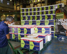 Paraná distribui novo lote e começa a vacinar idosos com mais de 75 anos.
Foto Gilson Abreu/AEN