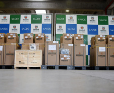 A Secretaria de Estado da Saúde (Sesa) enviou 37 ventiladores pulmonares doados pela Organização das Cooperativas do Paraná (Ocepar) para a Região Oeste do Paraná nesta quinta-feira (11). Os equipamentos serão utilizados para equipar leitos de UTI no combate à Covid-19.  -  Curitiba, 11/-3/2021  -  Foto: Amércio Antonio/SESA