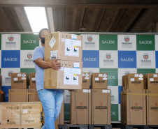 A Secretaria de Estado da Saúde (Sesa) enviou 37 ventiladores pulmonares doados pela Organização das Cooperativas do Paraná (Ocepar) para a Região Oeste do Paraná nesta quinta-feira (11). Os equipamentos serão utilizados para equipar leitos de UTI no combate à Covid-19.  -  Curitiba, 11/-3/2021  -  Foto: Amércio Antonio/SESA