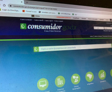 O Departamento Estadual de Proteção e Defesa do Consumidor (Procon-PR), da Secretaria de Justiça, Família e Trabalho promove a partir de 15 de março, data em que se comemora o Dia Internacional do Consumidor, um mutirão online de renegociação de dívidas.  - Foto: Divulgação SEJUF