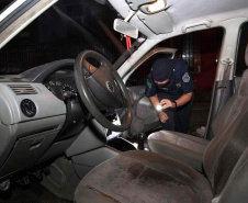 As equipes policiais da Ação Integrada de Fiscalização Urbana (AIFU) fecharam nove estabelecimentos comerciais irregulares e 44 pessoas acabaram encaminhadas por desrespeitar as medidas do decreto estadual de enfrentamento ao coronavírus. Durante as abordagens, 251 pessoas foram orientadas e outras 63 abordadas. O balanço compreende as ações de sexta-feira (12/03) a domingo (14/03) na cidade de Curitiba. - Curitiba, 15/03/2021 - Foto: Divulgação SESP-PR