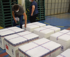 O Governo do Estado começa a distribuição da uma nova remessa de vacinas contra o coronavírus nesta quinta-feira (18). - Foto: Américo Antonio/SESA