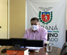 A Escola de Saúde Pública do Paraná (ESPP) formou hoje (18) a 9ª turma de alunos do curso de Especialização em Gestão do SUS. 20 profissionais que já atuam em serviços públicos na região de Ponta Grossa, concluíram o curso. Na foto, o secretário da Saúde do Paraná, Beto Preto.  -  Foto: Américo Antonio/SESA