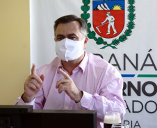 A Escola de Saúde Pública do Paraná (ESPP) formou hoje (18) a 9ª turma de alunos do curso de Especialização em Gestão do SUS. 20 profissionais que já atuam em serviços públicos na região de Ponta Grossa, concluíram o curso. Na foto, o secretário da Saúde do Paraná, Beto Preto.  -  Foto: Américo Antonio/SESA