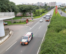 O Governo do Estado enviou 48 mil peças de roupas doadas por paranaenses para a população do Acre, atingida por fortes enchentes no mês passado. As doações foram feitas nas sedes do Corpo de Bombeiros a partir de uma ação conjunta do Poder Público e da sociedade civil. O envio foi nesta sexta-feira (19). Foto: Valdelino Pontes