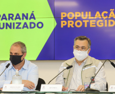 O secretário estadual de Saúde, Beto Preto, atende   a imprensa para explicar detalhes do Decreto 7.145/2021, publicado nesta sexta-feira (19). A normativa endurece as regras de isolamento social em municípios da Região Metropolitana de Curitiba. Foto: Geraldo Bubniak/AEN