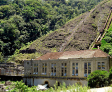 Primeira grande hidrelétrica do Paraná completa 90 anos de operação- Vista atual da Usina.  -  Foto: Divulgação Copel