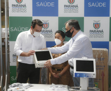O Governo do Estado inicia nesta sexta-feira (26) uma campanha junto aos municípios do Paraná para vacinar os grupos prioritários de domingo a domingo. A ideia, apresentada pelo governador Carlos Massa Ratinho Junior, é incentivar ainda mais a imunização, valorizar a sua importância na luta contra a pandemia e acelerar a aplicação em cidades que têm mais dificuldades de operacionalizar o Plano Estadual de Vacinação contra a Covid-19.  -  Curitiba, 26/03/2021  -  Foto: Jonathan Campos/AEN