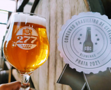 Cervejas artesanais paranaenses estão entre as melhores do País - As cervejarias foram premiadas no Concurso Brasileiro de Cervejas 2021,evento que reuniu mais de três mil rótulos brasileiros. O Paraná foi oterceiro colocado em número de medalhas, atrás apenas de SantaCatarina e Rio Grande do Sul.  -  Curitiba, 26/03/2021  -  Foto: Divulgação