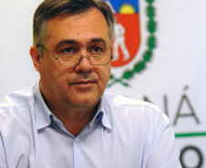 O Secretário de Estado da Saúde, Beto Preto, representou o governador Ratinho Junior no final da tarde de hoje (26), em reunião virtual, com o ministro da Saúde, Marcelo Queiroga.Foto: Américo Antonio/SESA