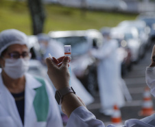 Paraná aplicou mais de 1 milhão de doses da vacina contra o coronavírus. Foto: Jonathan Campos/AEN