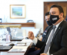 A Controladoria-Geral do Estado (CGE) verificou a contratação de R$ 357,8 milhões de recursos públicos que seriam aplicados especificamente para o combate à pandemia de covid-19.  Na foto, o controlador-geral do Estado, Raul Siqueira  -  Curitiba, 29/03/2021   -  Foto: José Fernando Ogura/Arquivo AEN