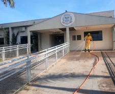 A Sanepar intensificou neste mês o trabalho de desinfecção de locais públicos na região de Paranavaí. As ações foram realizadas às sextas-feiras e sábados nas cidades de Alto Paraná, Nova Londrina, Diamante do Norte, Paranavaí, Paranacity e Cruzeiro do Sul.  -  Curitiba, 29/03/2021  -  Foto: Divulgação Sanepar