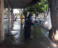 A Sanepar intensificou neste mês o trabalho de desinfecção de locais públicos na região de Paranavaí. As ações foram realizadas às sextas-feiras e sábados nas cidades de Alto Paraná, Nova Londrina, Diamante do Norte, Paranavaí, Paranacity e Cruzeiro do Sul.  -  Curitiba, 29/03/2021  -  Foto: Divulgação Sanepar