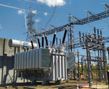 A Copel colocou em operação neste domingo (28) a nova linha de transmissão de energia que conecta as subestações Curitiba Leste (PR) e Blumenau (SC).  -  Foto"Divulgação Copel