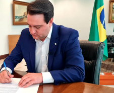 O governador Carlos Massa Ratinho Junior confirmou nesta quarta-feira (31) a adesão do Paraná ao Movimento Unidos pela Vacina. O projeto reúne diferentes organizações, entre entidades públicas e privadas, com o objetivo de acelerar o processo de vacinação no País.  - Curitiba, 31/03/2021 - Foto: AEN