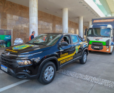 Comunidade portuária arrecada 9 mil cestas básicas para doação[gravata] Funcionários dos portos do Paraná, empresas e órgãos que atuam em Paranaguá e Antonina participam da segunda edição da campanha Cesta Solidária, promovida pela Superintendência Geral de Ação Solidária (SGAS). Foram arrecadadas 125 toneladas de alimentos, parte deles entregues nesta quarta-feira (31) ao governador Carlos Massa Ratinho Junior. - Curitiba, 31/03/2021 - Foto: Valdelino Pontes