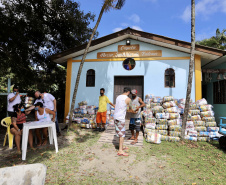 Comunidades carentes de Paranaguá, Antonina e moradores de ilhas da Região são prioridade nas doações feitas pela comunidade portuária. Foto: Claudio Neves