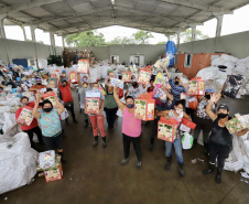 Comunidades carentes de Paranaguá, Antonina e moradores de ilhas da Região são prioridade nas doações feitas pela comunidade portuária. Foto: Claudio Neves